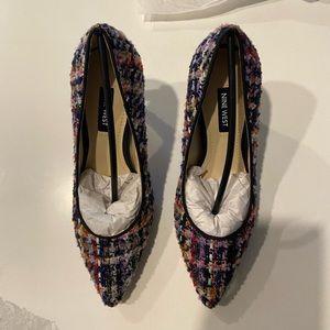 Never been worn 5.5M Nine West heels